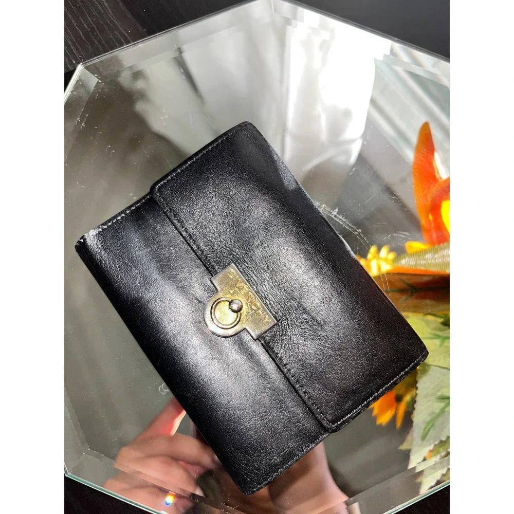 🖤💛 Authentic Givenchy Wallet 🖤💛 - Picture 2 of 10